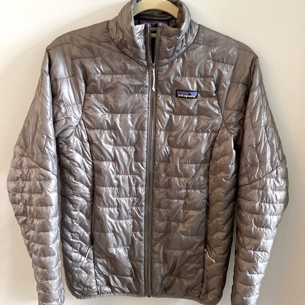 Women’s Silver Patagonia jacket in size XS.
